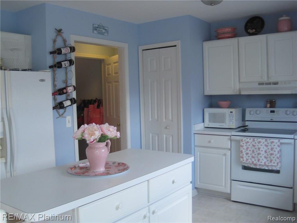 Spacious Kitchen