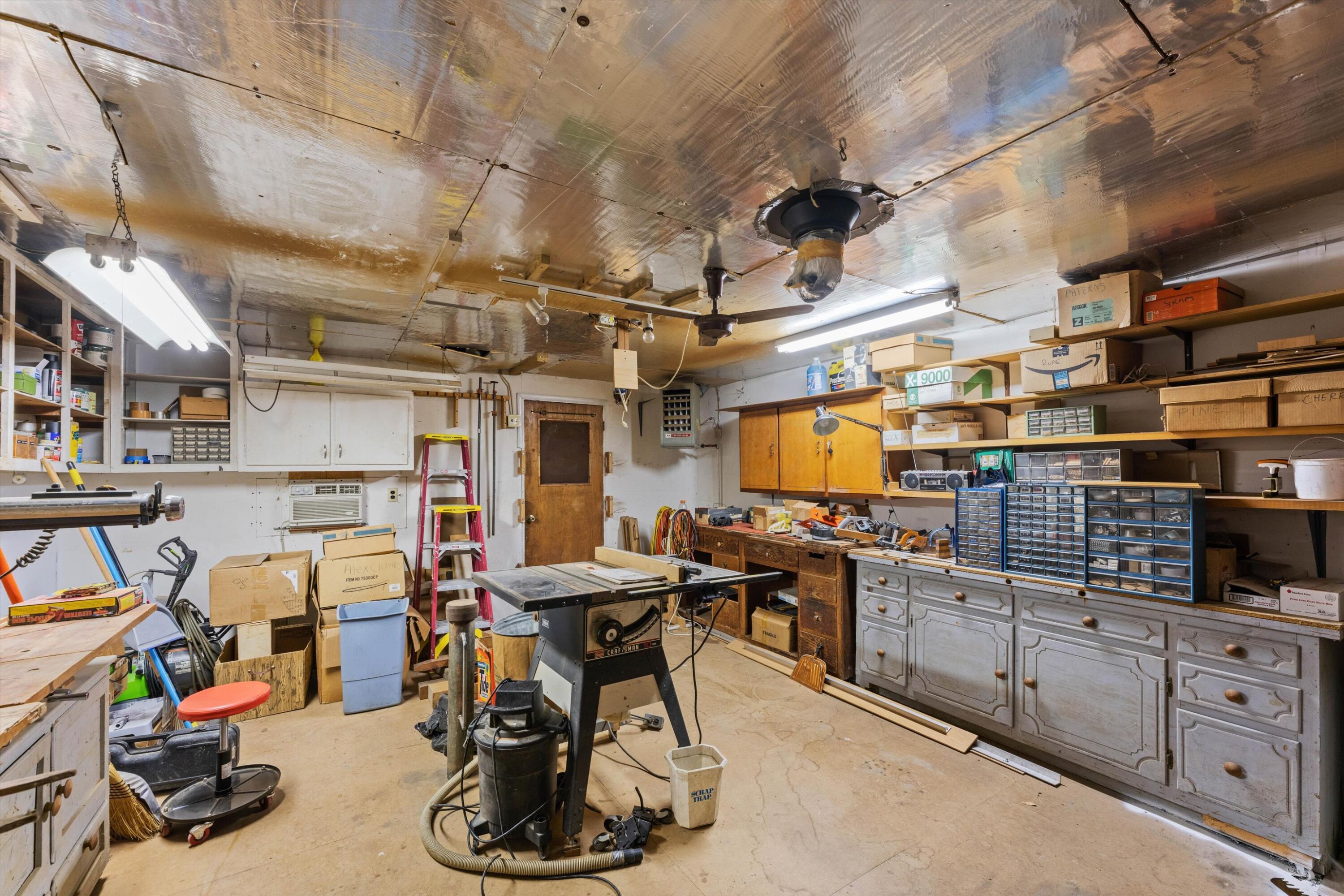 2599 Denmark Road Columbus, OH 43232 - Photo 38 of 42 Work/Tool Shed