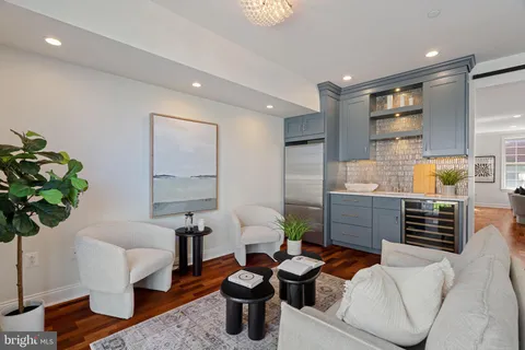 $899,000 | 406 Regatta Drive, Philadelphia, PA 19146