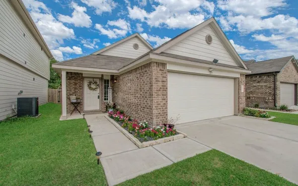 a front view of house with yard