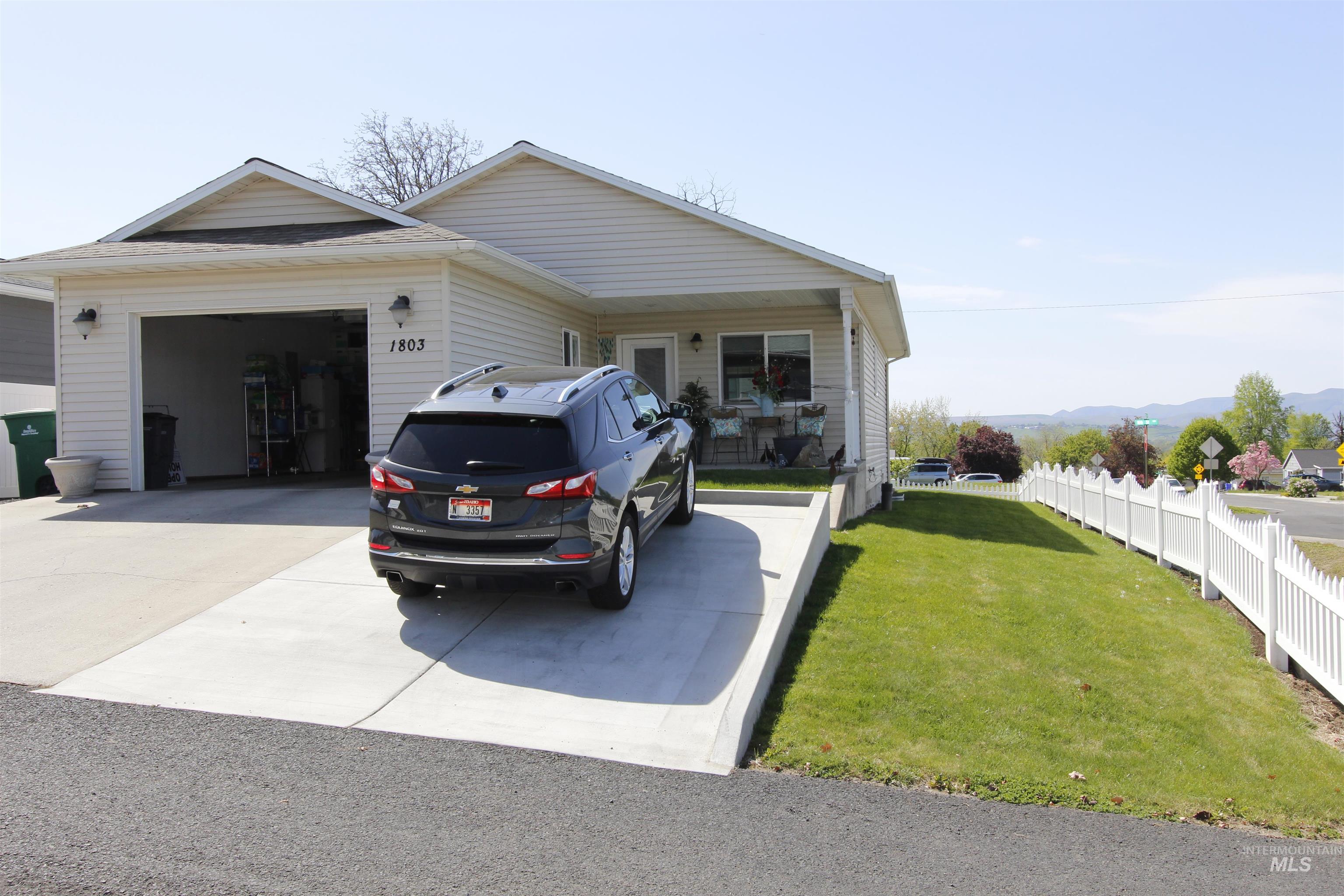 1803 16th Street Lewiston, ID 83501 - Photo 22 of 22 Single-story residence featuring light-colored siding and a covered front porch