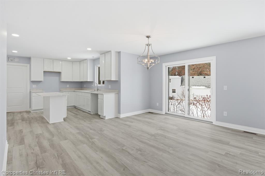 3120 Roma Court Wixom, MI 48393 - Photo 17 of 39
