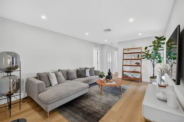 $1,795,000 | 5950 Northeast 28th Avenue, Fort Lauderdale, FL 33308