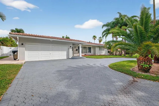 a view of outdoor space and garden