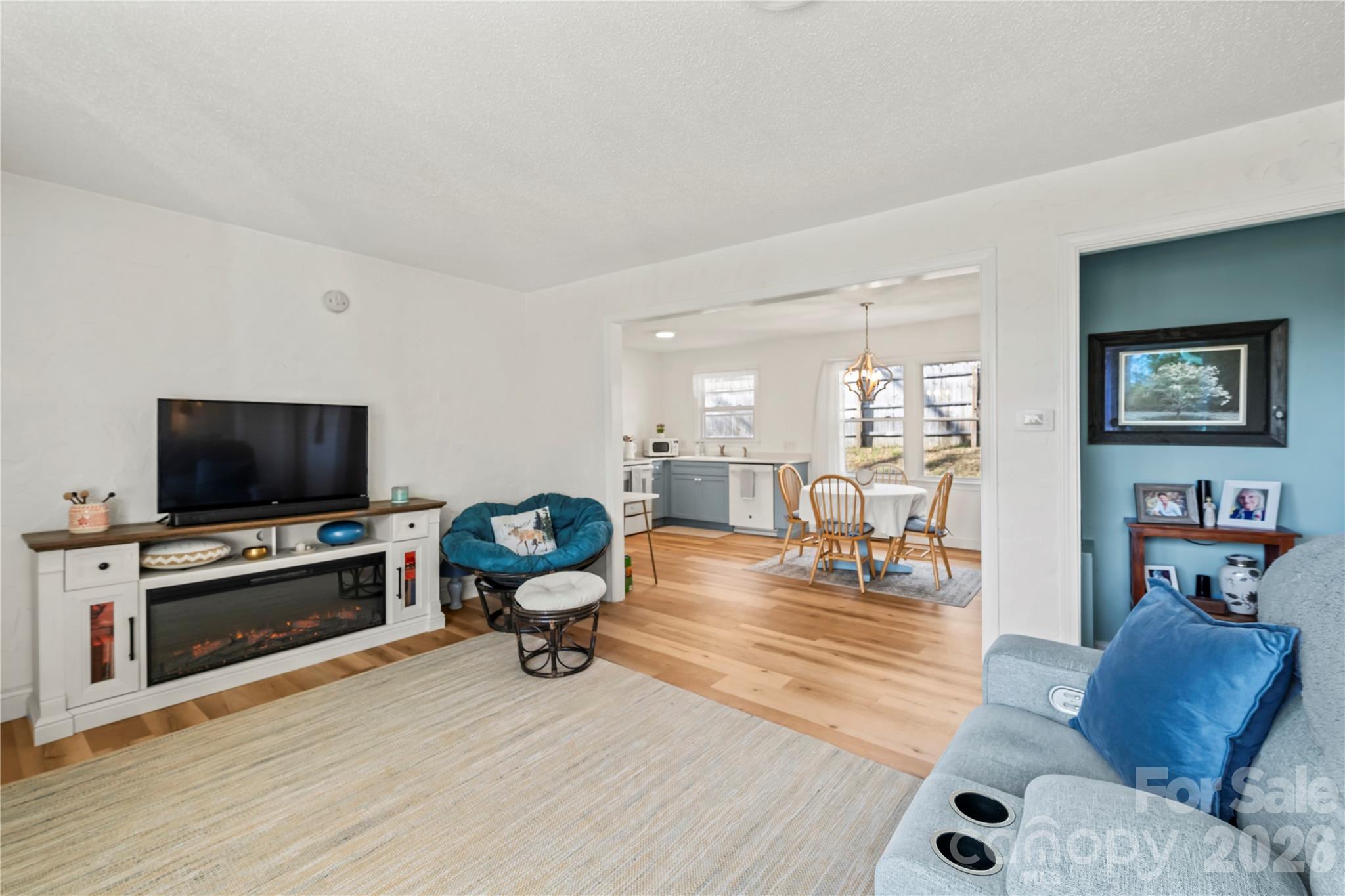 1501 Hebron Road Hendersonville, NC 28739 - Photo 3 of 24