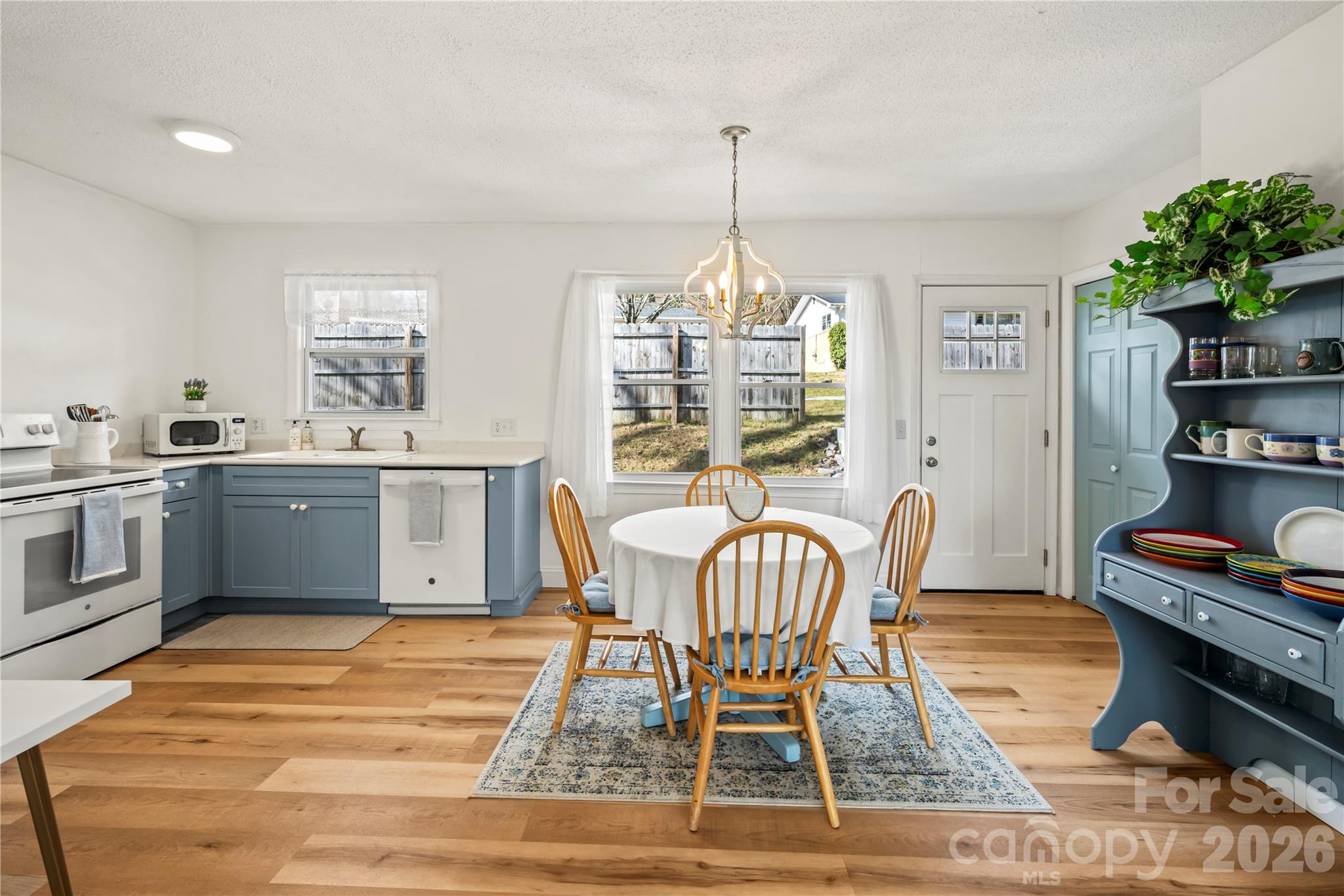 1501 Hebron Road Hendersonville, NC 28739 - Photo 5 of 24