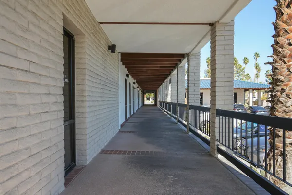 $5,500,000 | 2825 East Tahquitz Canyon Way, Palm Springs, CA 92262