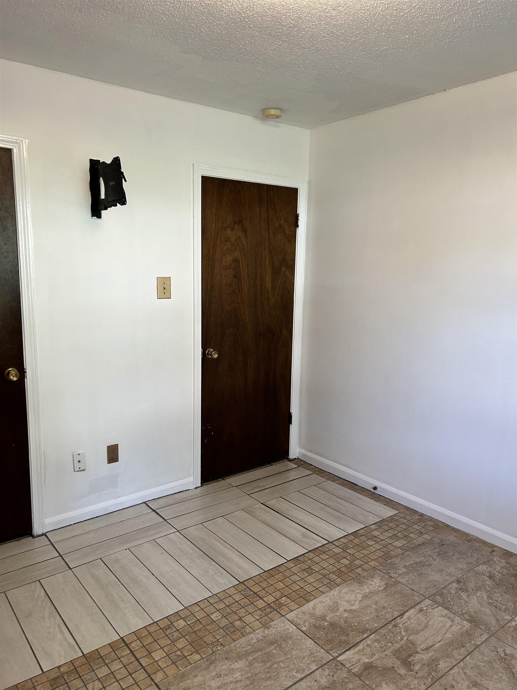 3082 Spring Hill Drive Memphis, TN 38127 - Photo 8 of 15 a view of an empty room