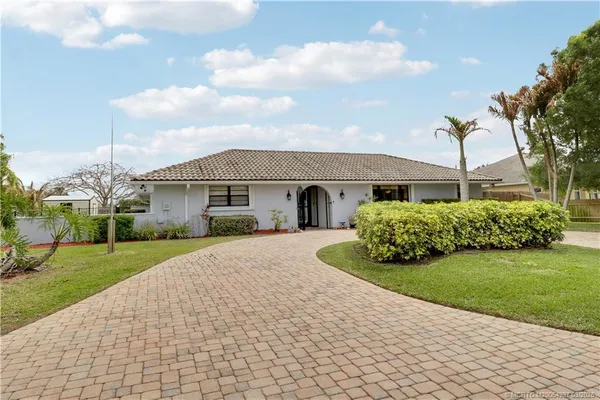 $610,000 | 4379 Southeast Tall Pines Avenue, Stuart, FL 34997