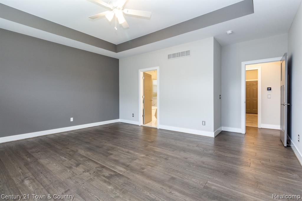 1013 Birkshire Ridge Rochester Hills, MI 48307 - Photo 18 of 47