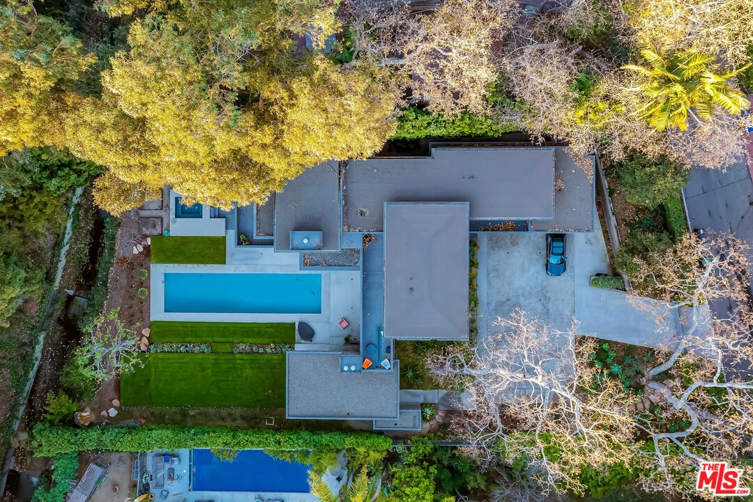 671 Latimer Road Santa Monica, CA 90402 - Photo 26 of 27 an aerial view of a house with a yard