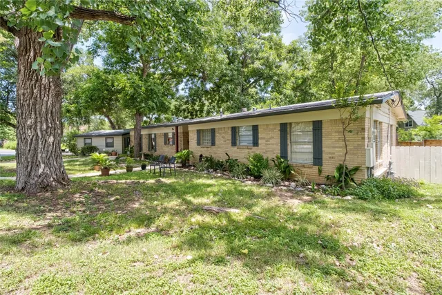 $960,000 | 2301 Del Curto Road, Austin, TX 78704