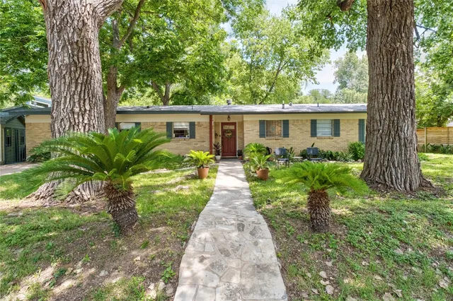 $960,000 | 2301 Del Curto Road, Austin, TX 78704
