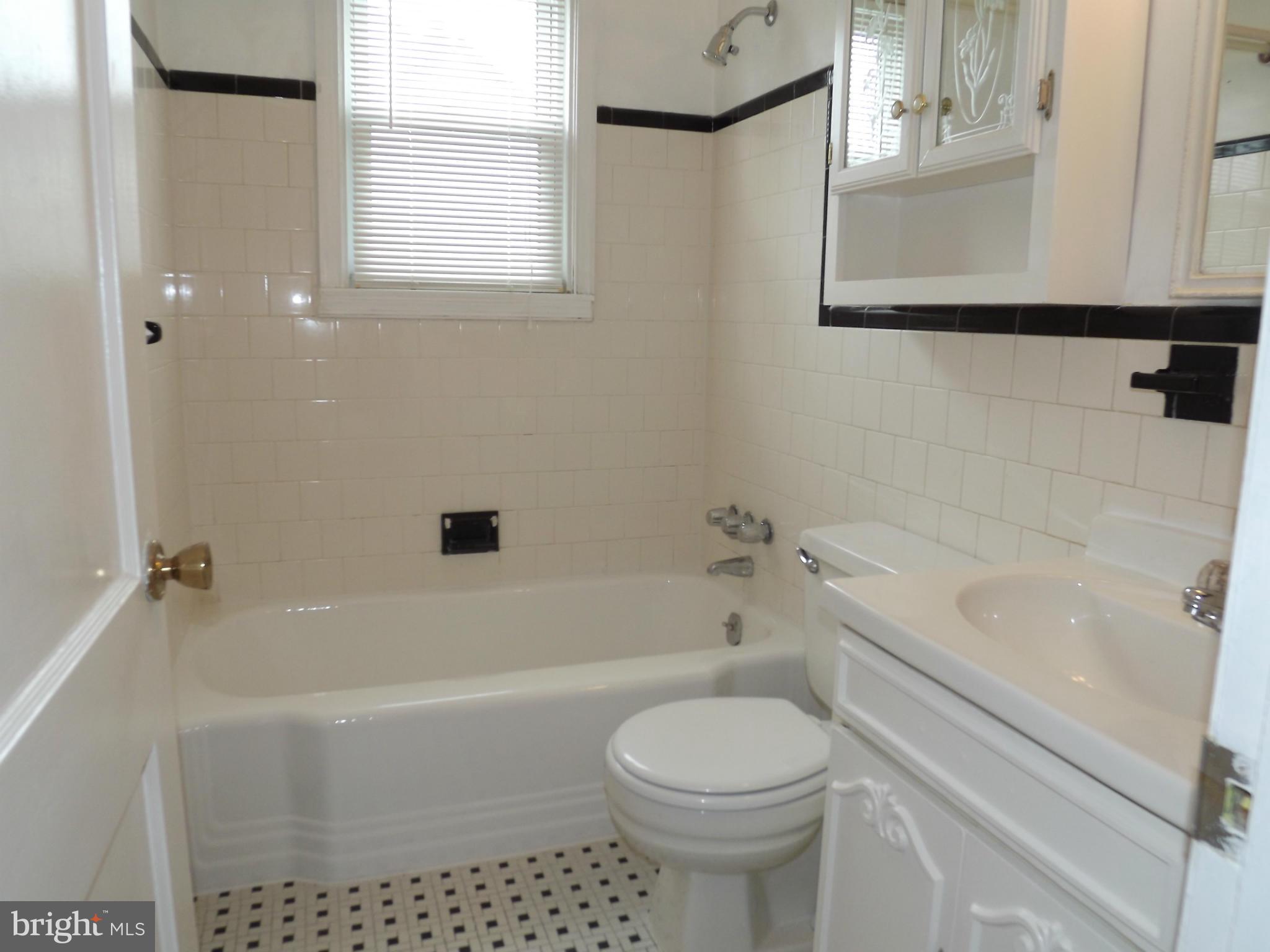 3411 Gaither Road Baltimore, MD 21244 - Photo 6 of 23 Full Bath Main Level