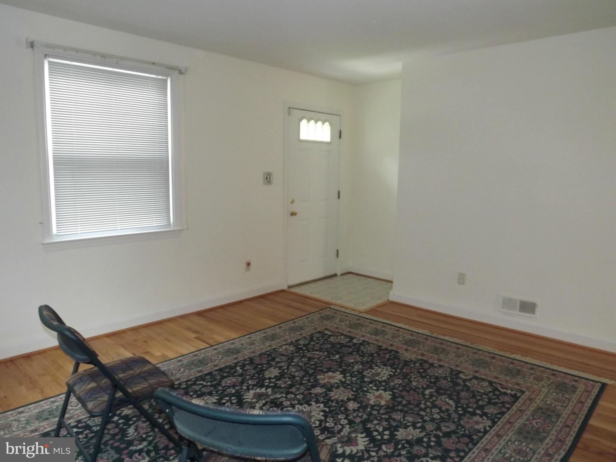 3411 Gaither Road Baltimore, MD 21244 - Photo 9 of 23 Living Room