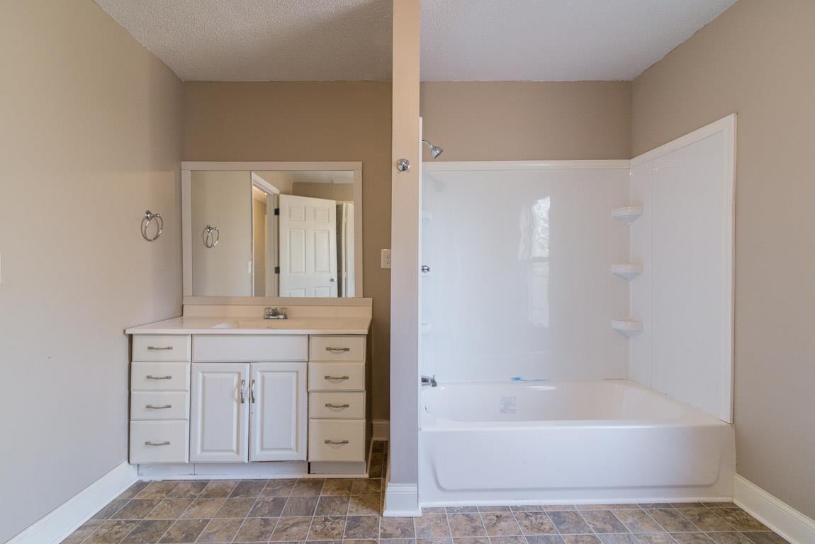 1181 Pleasant Valley Road Chapmansboro, TN 37035 - Photo 4 of 30 Gallery Image 4