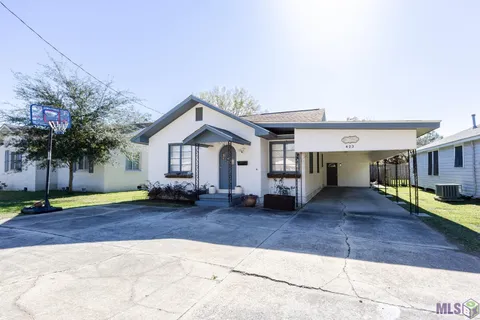 $262,000 | 423 Avenue East, Port Allen, LA 70767