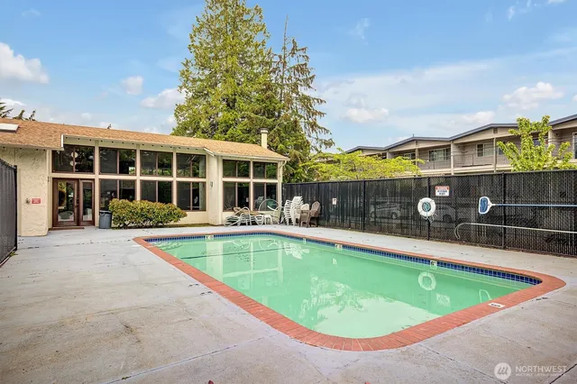 $330,000 | 1220 Southwest 132nd Lane, Unit 523, Burien, WA 98146