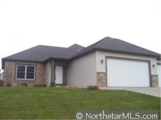 2516 23rd Avenue Southeast Rochester, MN 55904 - Photo 1 of 10