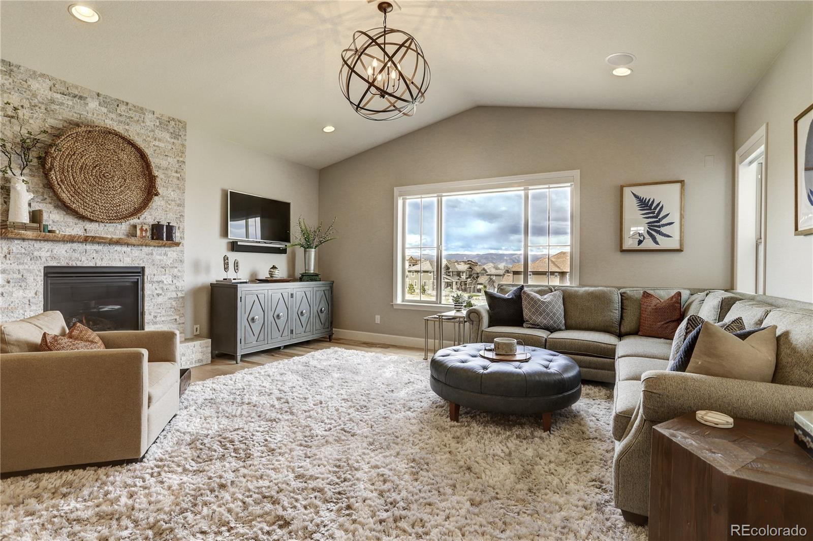 10695 Timberdash Avenue Highlands Ranch, CO 80126 - Photo 8 of 40 Gallery Image 8