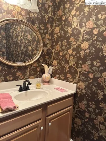 $649,000 | 145 Fairway Hills Court, West Jefferson, NC 28694