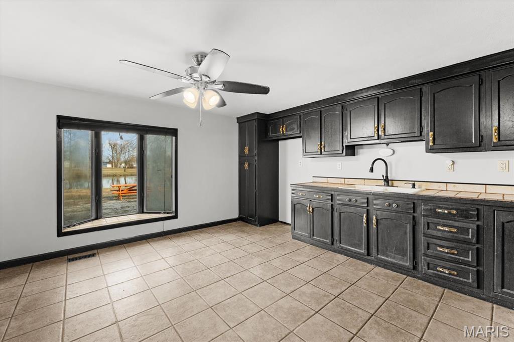 9004 Highway 40 Troy, IL 62294 - Photo 10 of 38