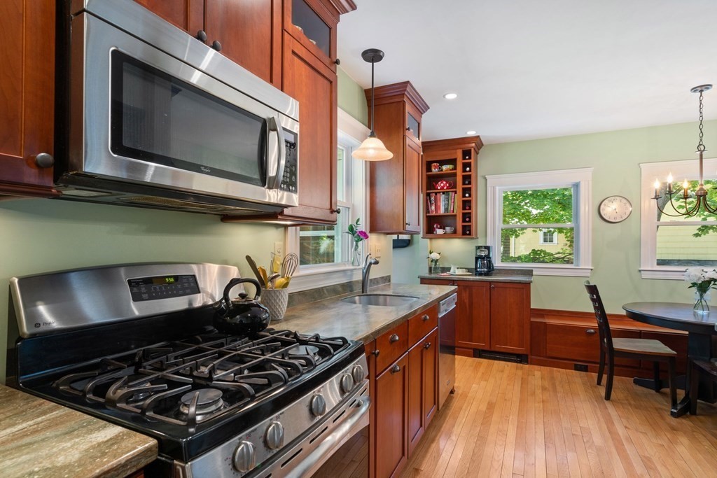 24 Ridge Road Milton, MA 02186 - Photo 8 of 38 Gallery Image 8