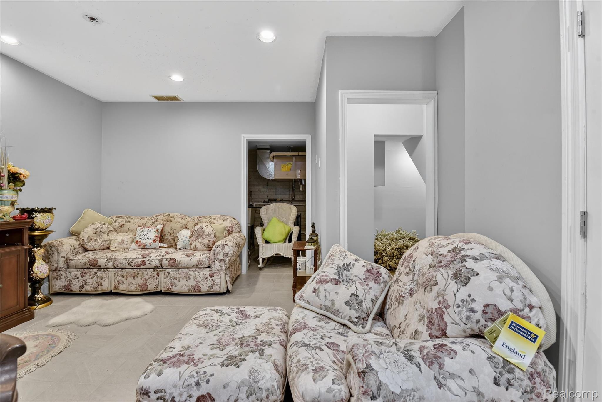 6198 Brancheau Road Newport, MI 48166 - Photo 40 of 47 33-6198-Brancheau-St-WindowStill-Photography.jpg