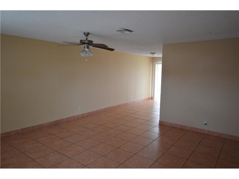 1510 Barton Road, Unit A Lake Worth Beach, FL 33460 - Photo 2 of 5 Living Room