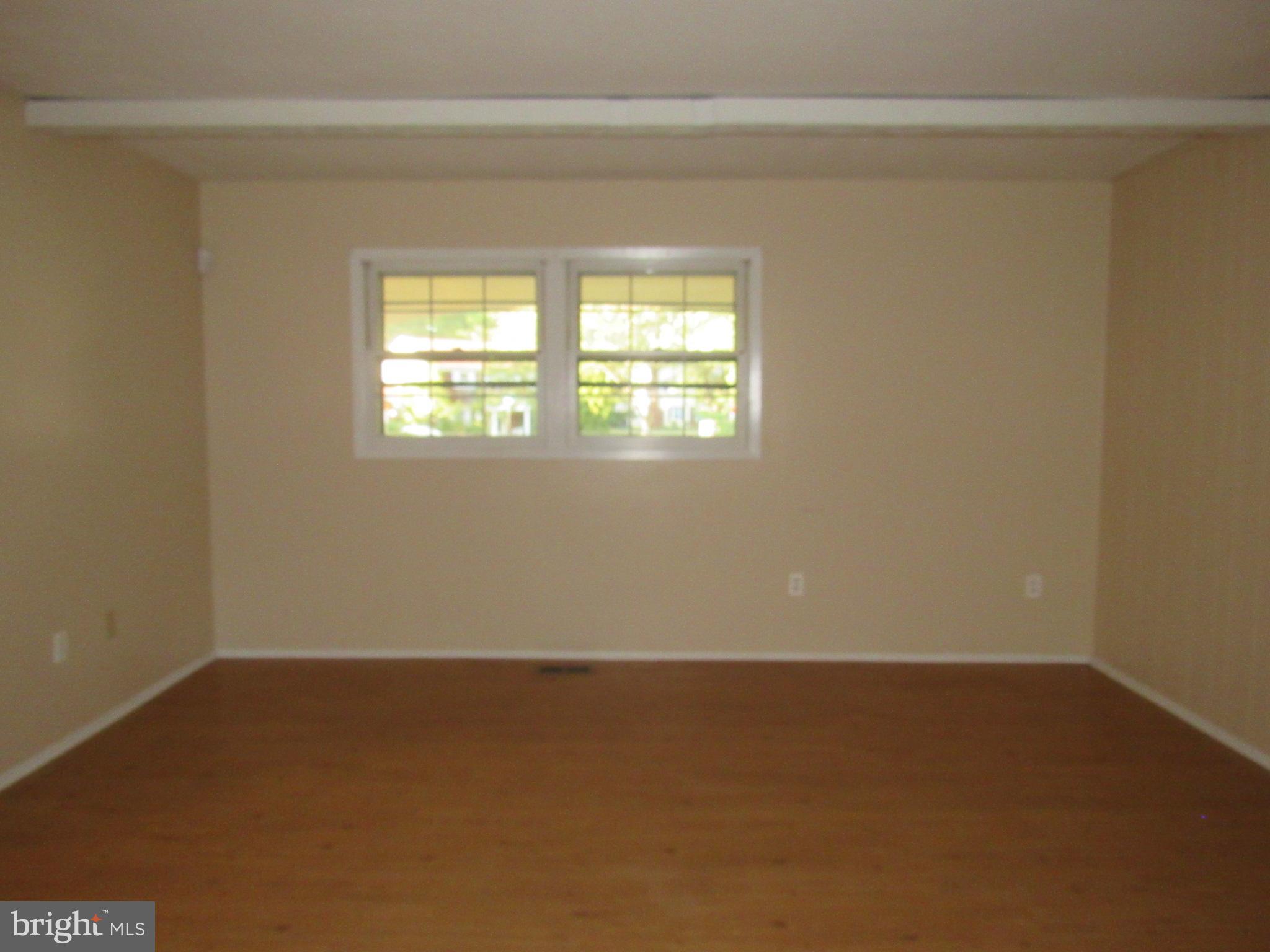 12602 Ivory Pass Laurel, MD 20708 - Photo 16 of 30 Living Room