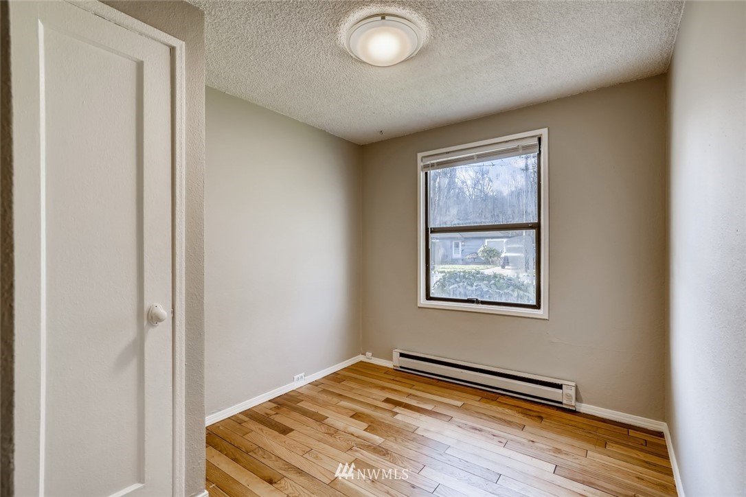 3616 Southeast 6th Street Renton, WA 98058 - Photo 15 of 24 Gallery Image 15