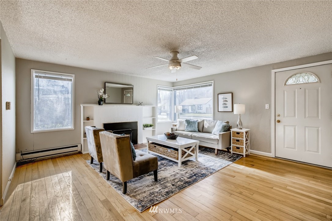 3616 Southeast 6th Street Renton, WA 98058 - Photo 4 of 24 Gallery Image 4