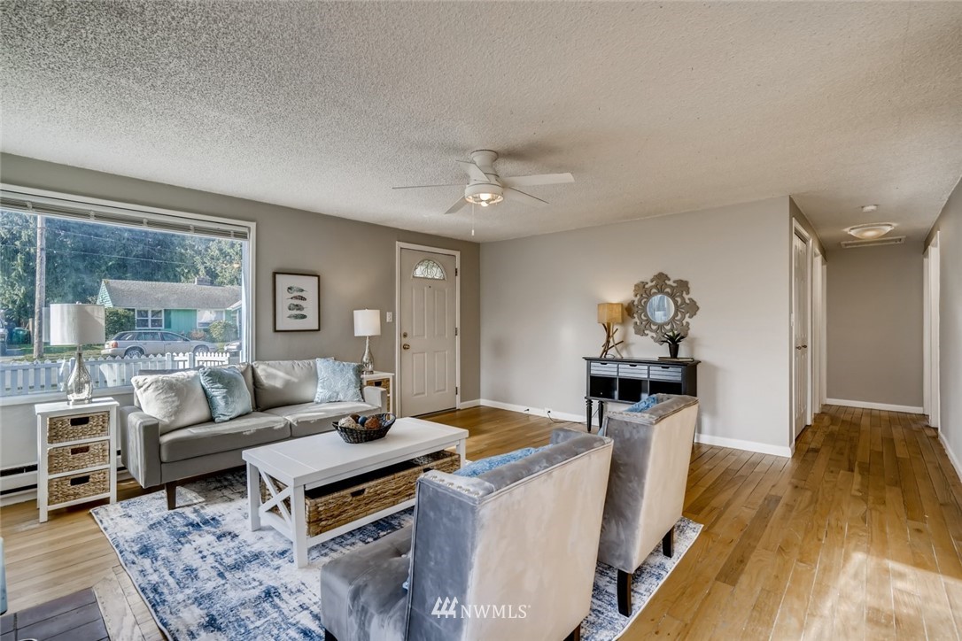 3616 Southeast 6th Street Renton, WA 98058 - Photo 5 of 24 Gallery Image 5