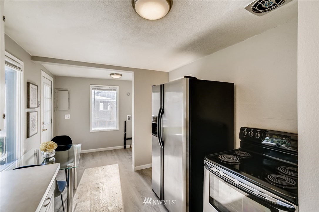 3616 Southeast 6th Street Renton, WA 98058 - Photo 10 of 24 Gallery Image 10