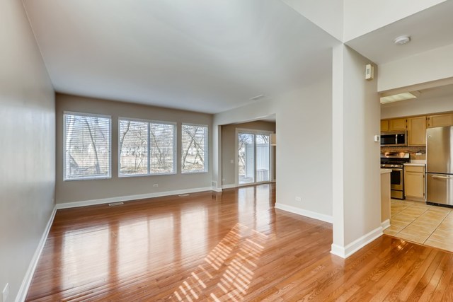 367 Locksley Drive Streamwood, IL 60107 - Photo 2 of 17