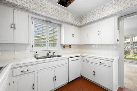 $925,000 | 4101 Far W Boulevard, Austin, TX 78731