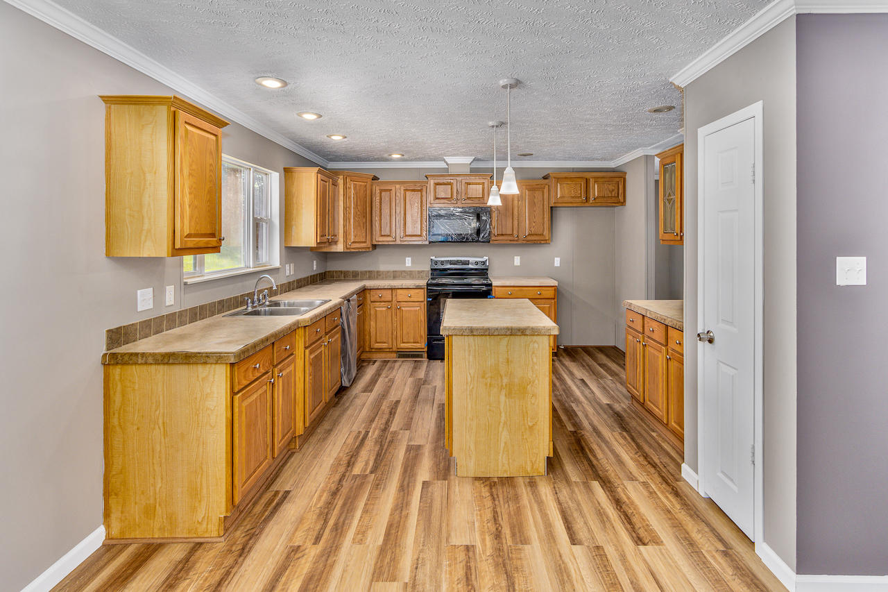 599 Edmonson (aka Collins Ridge) Road Washburn, TN 37888 - Photo 16 of 24 Interior-3