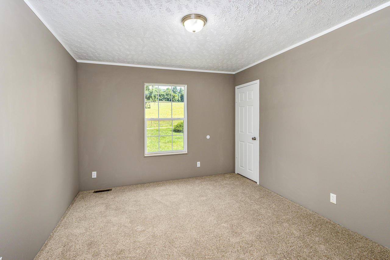 599 Edmonson (aka Collins Ridge) Road Washburn, TN 37888 - Photo 21 of 24 Interior-8