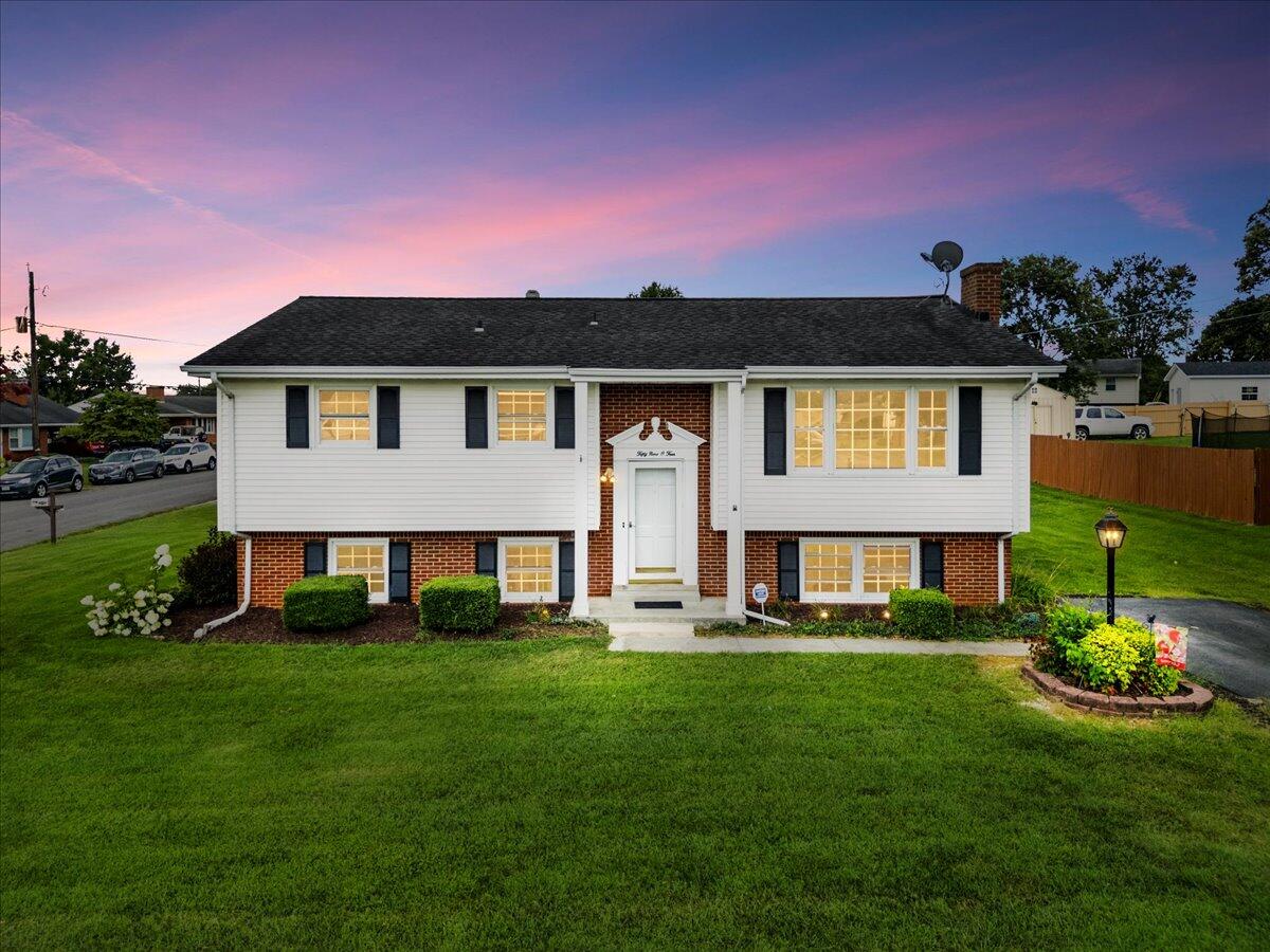 5904 Plantation Road Roanoke, VA 24019 - Photo 1 of 65 Main