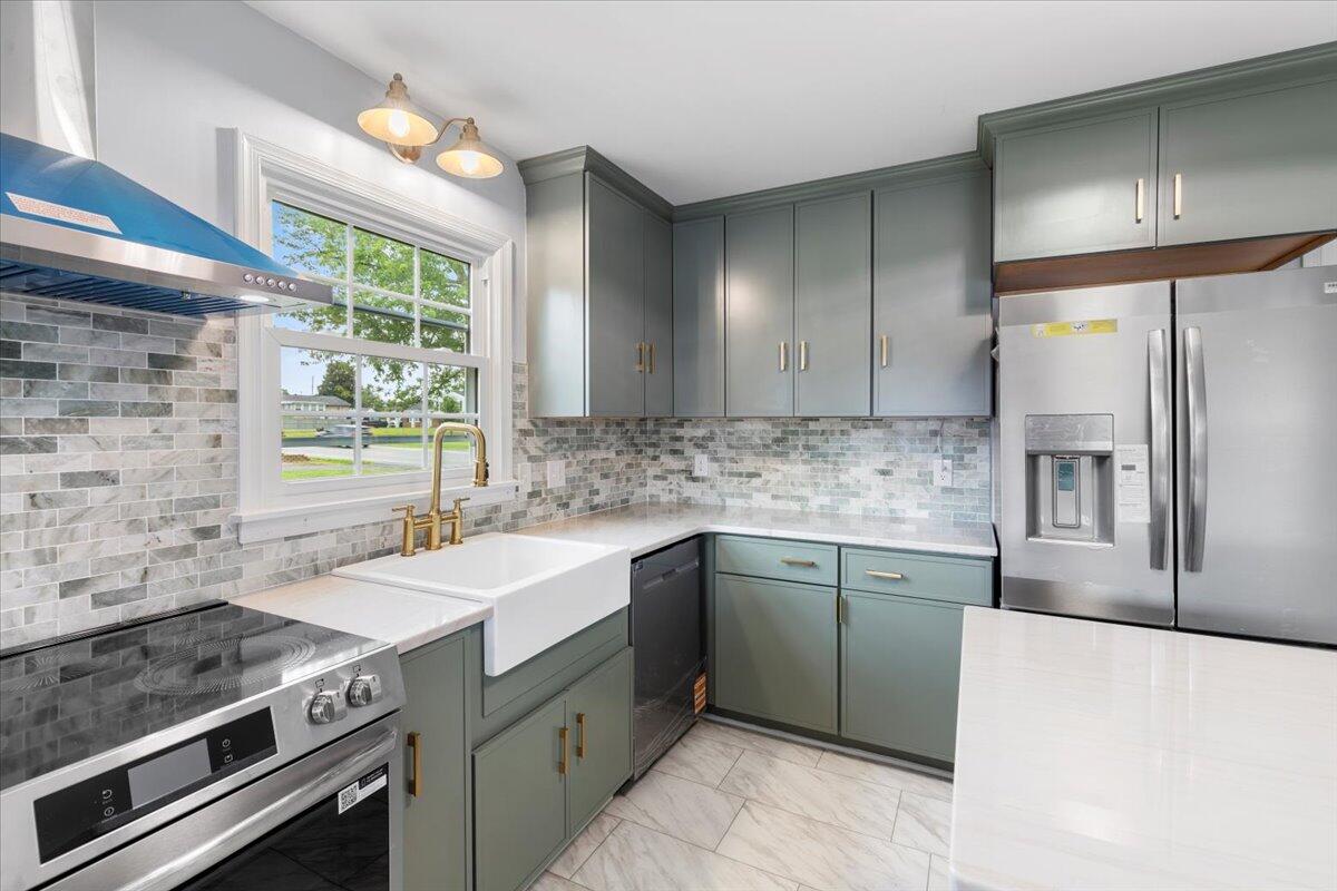 5904 Plantation Road Roanoke, VA 24019 - Photo 13 of 65 15-15