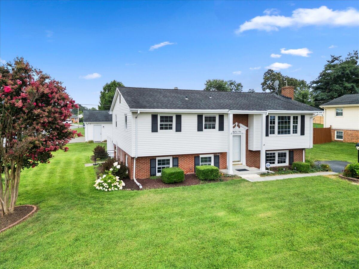 5904 Plantation Road Roanoke, VA 24019 - Photo 2 of 65 03-3