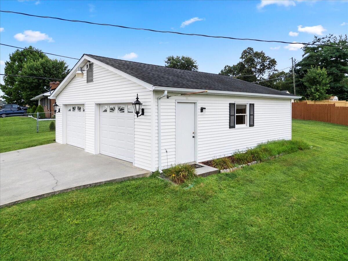 5904 Plantation Road Roanoke, VA 24019 - Photo 42 of 65 48-48