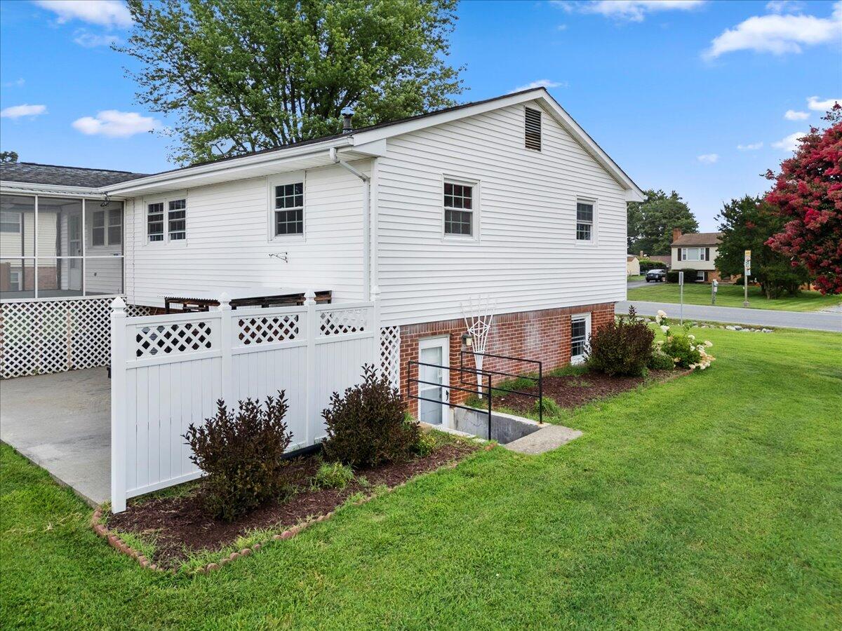 5904 Plantation Road Roanoke, VA 24019 - Photo 53 of 65 57-58
