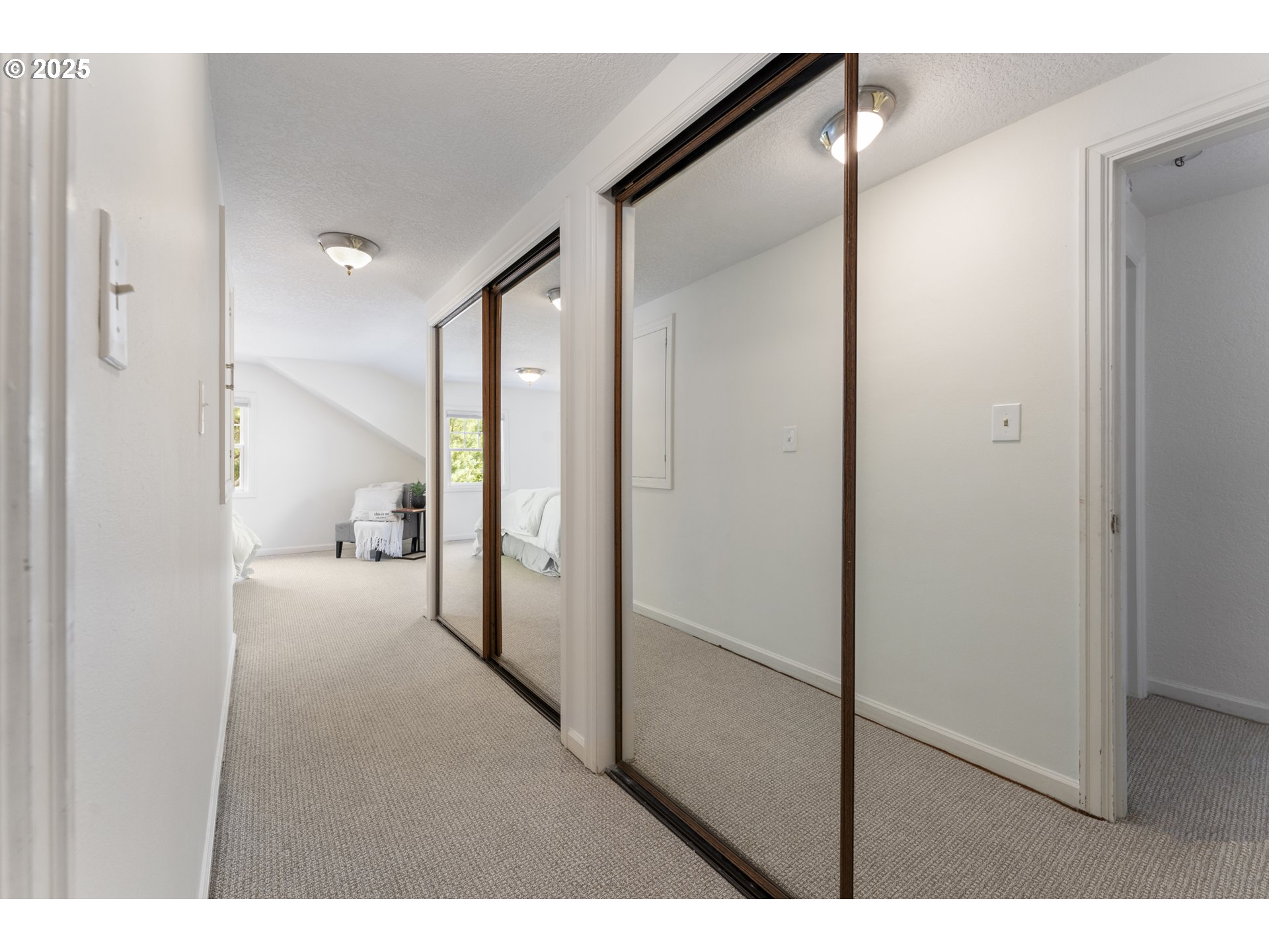 1604 Country Club Road Lake Oswego, OR 97034 - Photo 21 of 47 Owner's Suite Bedroom