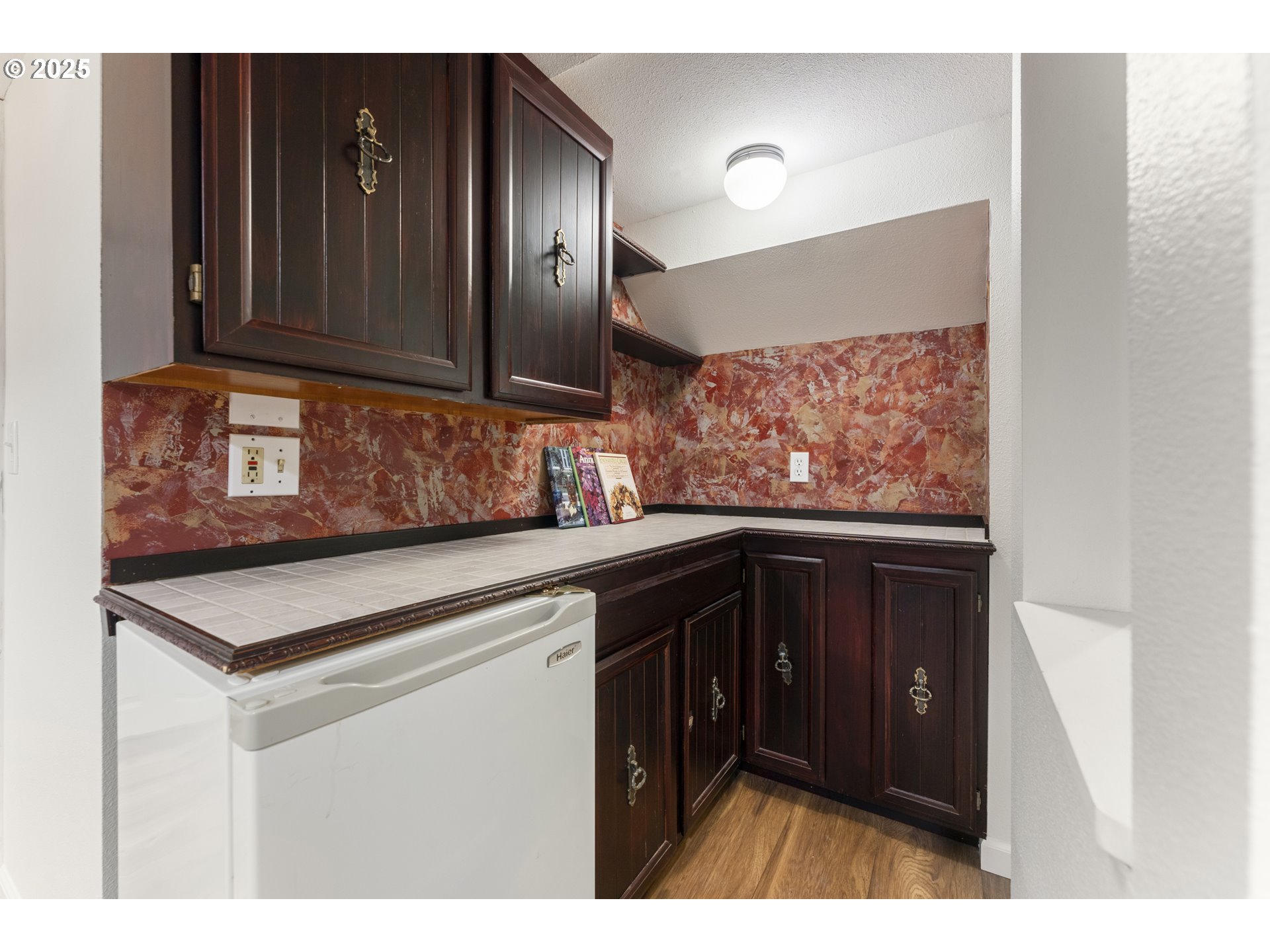 1604 Country Club Road Lake Oswego, OR 97034 - Photo 32 of 47