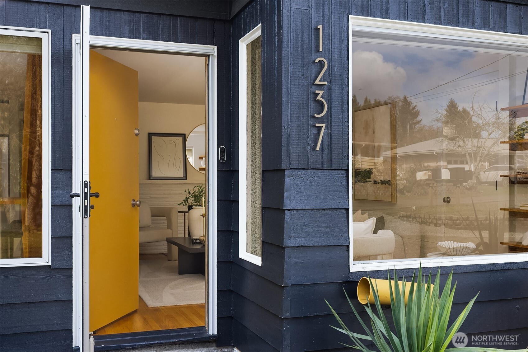 1237 Southwest 118th Street Burien, WA 98146 - Photo 2 of 27 view of living room and window