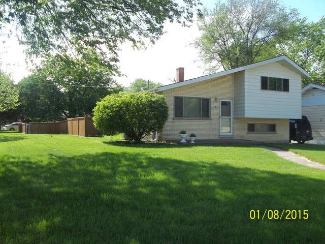 630 North Indiana Street Elmhurst, IL 60126 - Photo 2 of 18