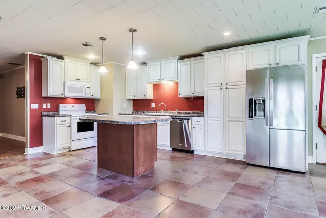 $125,000 | 120 Burrow Drive, Scott, LA 70583