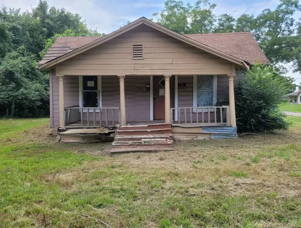 $53,999 | 1065 11th Street Northeast, Paris, TX 75460