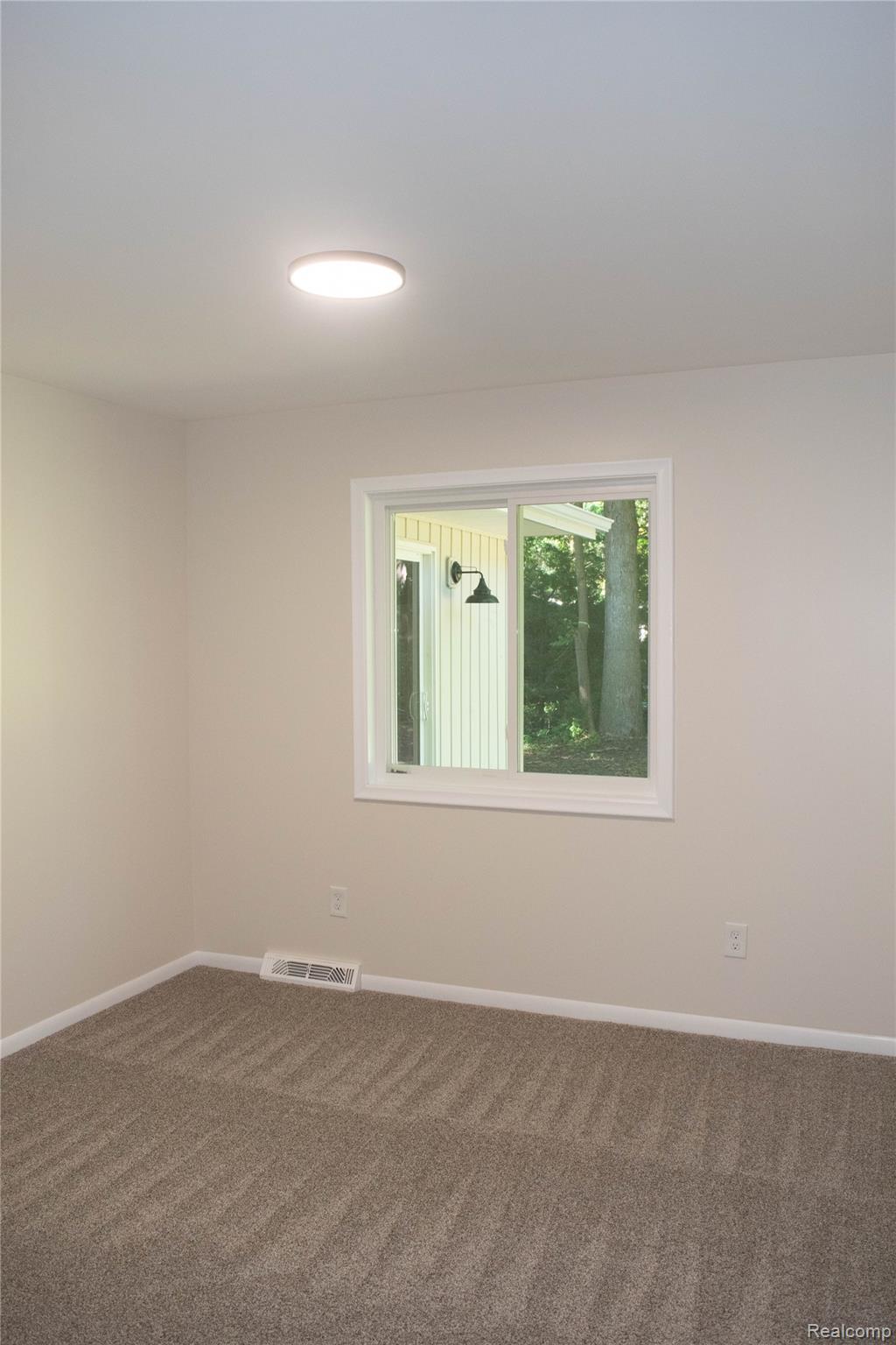58085 Dulwich Washington, MI 48094 - Photo 16 of 21 OCT 2 2024 024.jpg